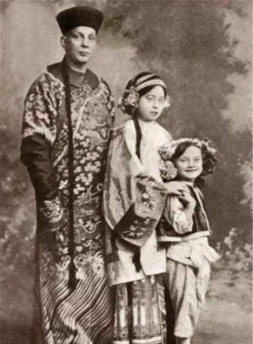 ”喜欢表演空手接子弹最后却没能接住瓦力棋牌游戏他号称美国的“火云邪神(图2)