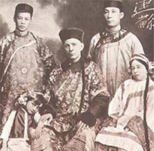 ”喜欢表演空手接子弹最后却没能接住瓦力棋牌游戏他号称美国的“火云邪神(图7)