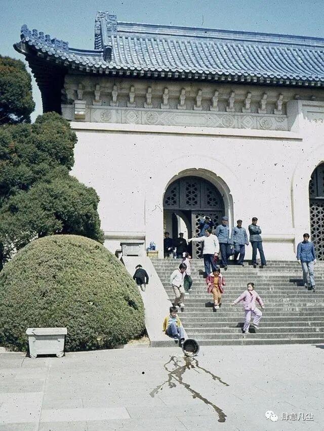 苏南京鹤立鸡群的金陵饭店是南京人骄傲瓦力棋牌试玩老照片：1983年的江(图3)